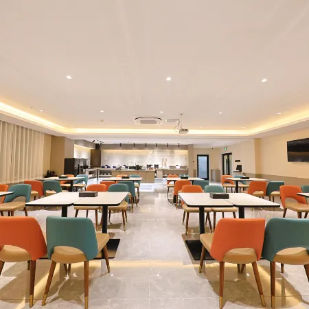 Barluna Hotel (Yanji Yanbian University West Market Branch) Отели в г. Яньцзи