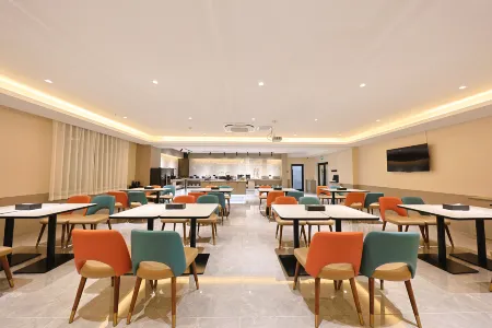 Barluna Hotel (Yanji Yanbian University West Market Branch) Отели рядом с достопримечательностью «Yanbian University Normal Branch»