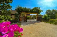 Luxury 5 Bedroom Villa Close to Beach (Srs)