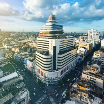 Grand China Bangkok Отели рядом с достопримечательностью «Ват-Сакет»