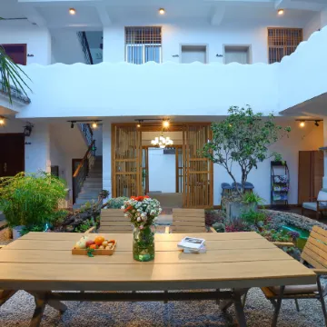 Dali Liuyue Inn (Ancient City South Gate)