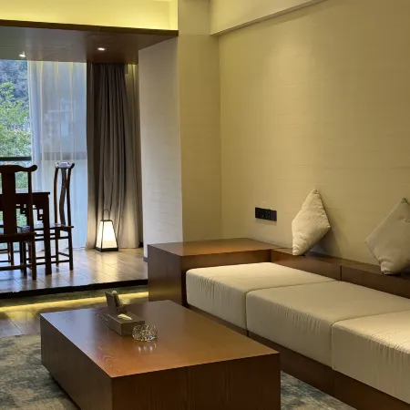 Leye Sleep Valley Hotel