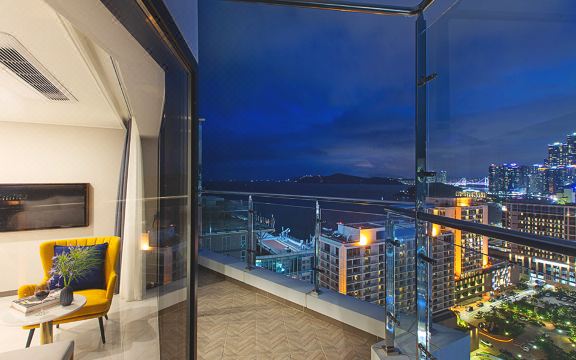 2. 부산 영무파라드..