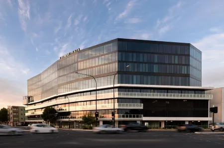 Crowne Plaza Adelaide Mawson Lakes Отели рядом с достопримечательностью «Элдер Парк Ротунда»