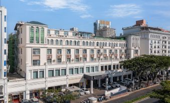Lavender Hotel (Sanya Bay Coconut Dream Corridor Pedestrian Street Store) - Housity