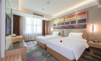 Lavender Hotel (Sanya Bay Coconut Dream Corridor Pedestrian Street Store) - Housity