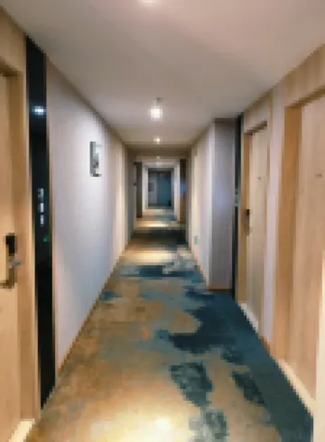 致馨梔子花開酒店（鍾祥承天西路店）