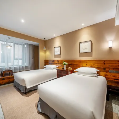 Chizhou Red Monograph Resort Hotel (Jiuhua Tianchi)