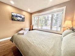 Renovated Rooms 10-min to Finch Subway Near Yonge St