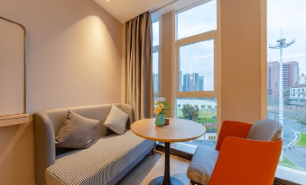 Longxiang Theme Hotel (Foshan Longjiang Store)