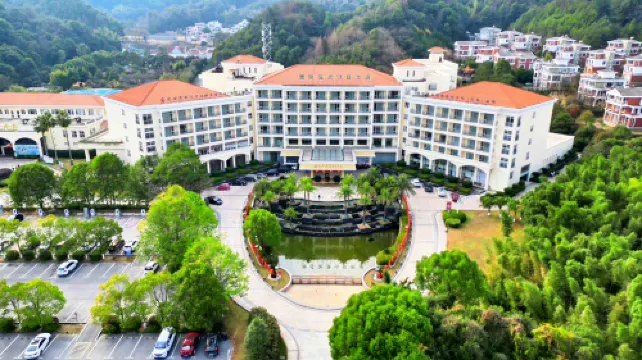 Xihai Hot Spring Holiday Hotel