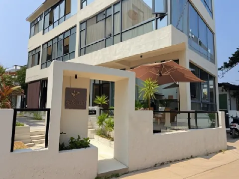 Yihai Homestay (Weizhou Island Wucaitan Branch) Hotel berhampiran Wucai Beach