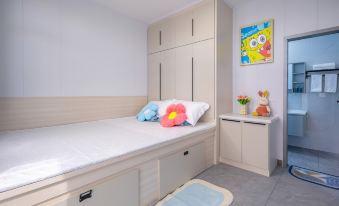 Boutique Courtyard Room