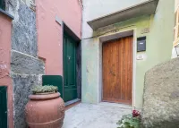 Refilea Sea View Tower with Views Hotels in Vernazza