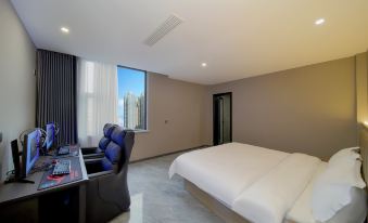 Pai Esports Hotel (Xiangcheng Lianhua Avenue People's Park Branch)