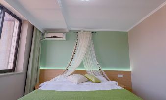 Weihai Shuwang Boutique Hotel (Weigao Plaza Branch)
