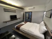 At The Pad Hotel and Resort クラークミュージアム周辺のホテル