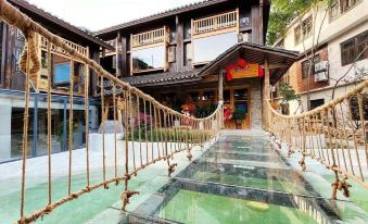 Qiancun Yard Homestay (Qingyan Ancient Town)