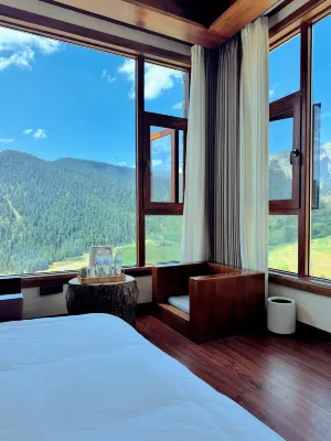 I have a homestay in Zhaquana (Dari Viewpoint Store) Hotel di 