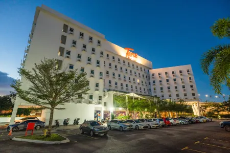 Tune Hotel - Danga Bay Johor Отели рядом с достопримечательностью «Taman Mount Austin»