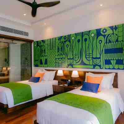 Waters Edge Hotel Rooms