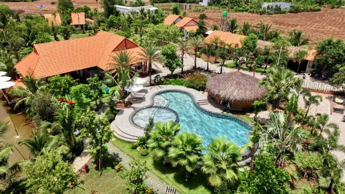 Le Palmier Long An Boutique Resort - Free Outdoor Cinema - С бассейном