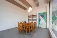 Zhanluan Yishe Guesthouse (Enshi Grand Canyon Tourist Pick-up Point Branch)