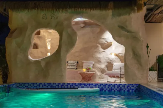 Jianshui Sunset Holiday Homestay (Jianshui Ancient City Confucian Temple Branch) Hotels near Lin An Fu Shu