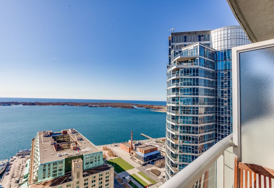 2. 어반 익스플로어..