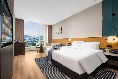 Lanjing Hotel Отели рядом с достопримечательностью «Squirrel Paradise»