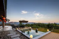 Chenyunxuan·Cloud Pool Panoramic Hotel (Jinfo Ding No.3 Observation Deck Branch)