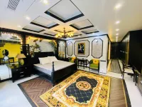 The Bamboo Palace Hotel & Residences Hotel a 