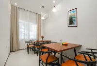 Shanmu Xishe · Gallery Art Boutique Stay (Yangshuo West Street)