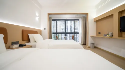 International Exchange Center (Yichun College) Hotel di Yichun