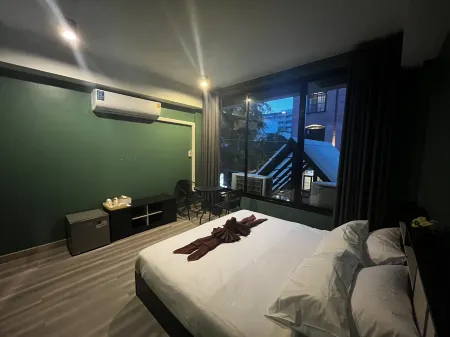 Nimman Nest Hostel & Cafe Отели рядом с достопримечательностью «One Plus Condo CMU»