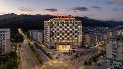 LongFeng Hotel Hotels near The White Cloud Cliffs
