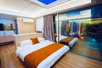 Qingshangou Town Anyu Capsule Hotel Scenic Homestay - Parking