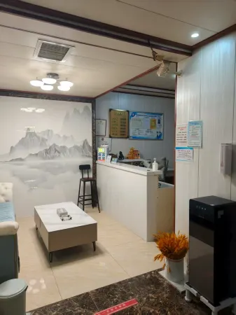 Jiyuan Yijiahong Express Hotel Отели рядом с достопримечательностью «Jiyuan Vocational and Technical College (New Campus)»