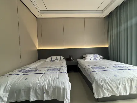 Huanjiang Dongxing Hotel