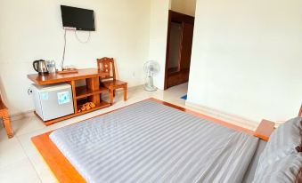 Doi Ngoai Bien Phong SPA Hotel