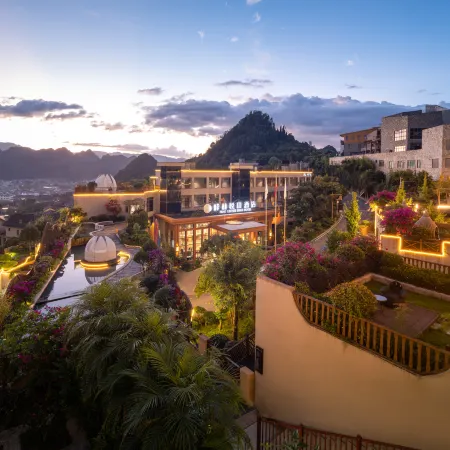 Fenglin Yueshan Hotel (Xingyi Wanfenglin International Convention Center Observation Deck)