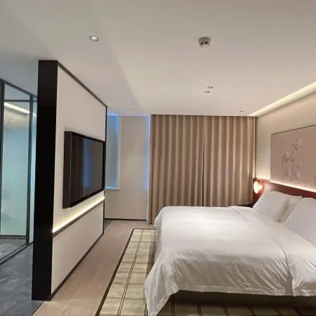 Nalan Hotel (Xinbin)