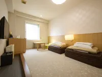 سمايل هوتل كيوتو كاراسوماجوجو Hotels near محطة جوجو