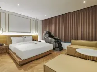 Ilsan Lake Bay Hotels near Rice House Tuna