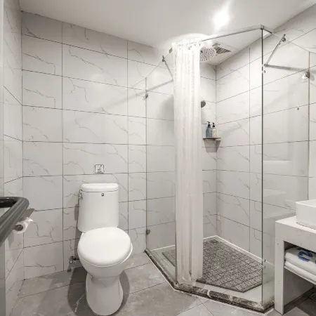 7 Days Premium Hotel (Guiyang Qianlingshan Park Gaicha Road Subway Station Branch)