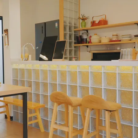 No Cherry Hostel (Shanbianbian Cafe)
