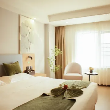 GreenTree Inn Express Hotel (Haikou Haixiu Middle Road Bangbaihui City Branch) Hotels near Jinniuling Park