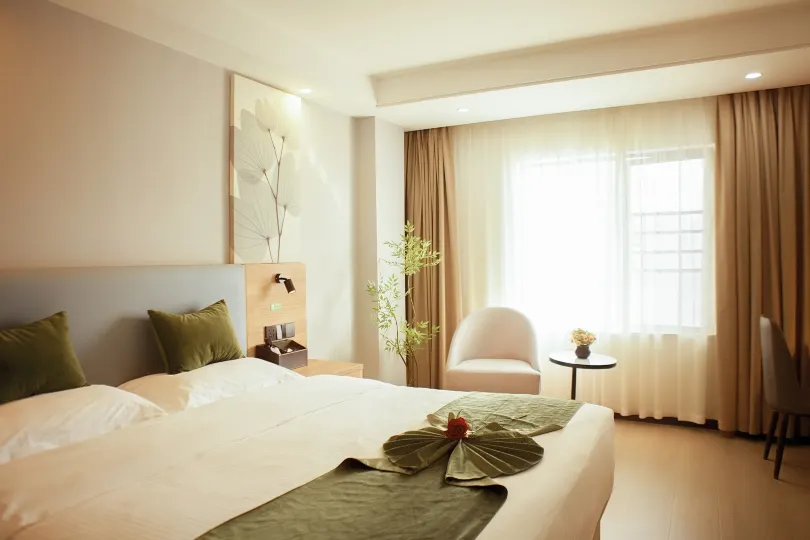 GreenTree Inn Express Hotel (Haikou Haixiu Middle Road Bangbaihui City Branch)