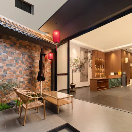 Xishe Private Hot Spring Hotel (Huquan Ecological Park)