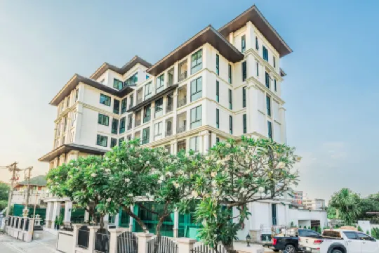 ザイン バンナー ホテル バンナー タニー ビルディング周辺のホテル